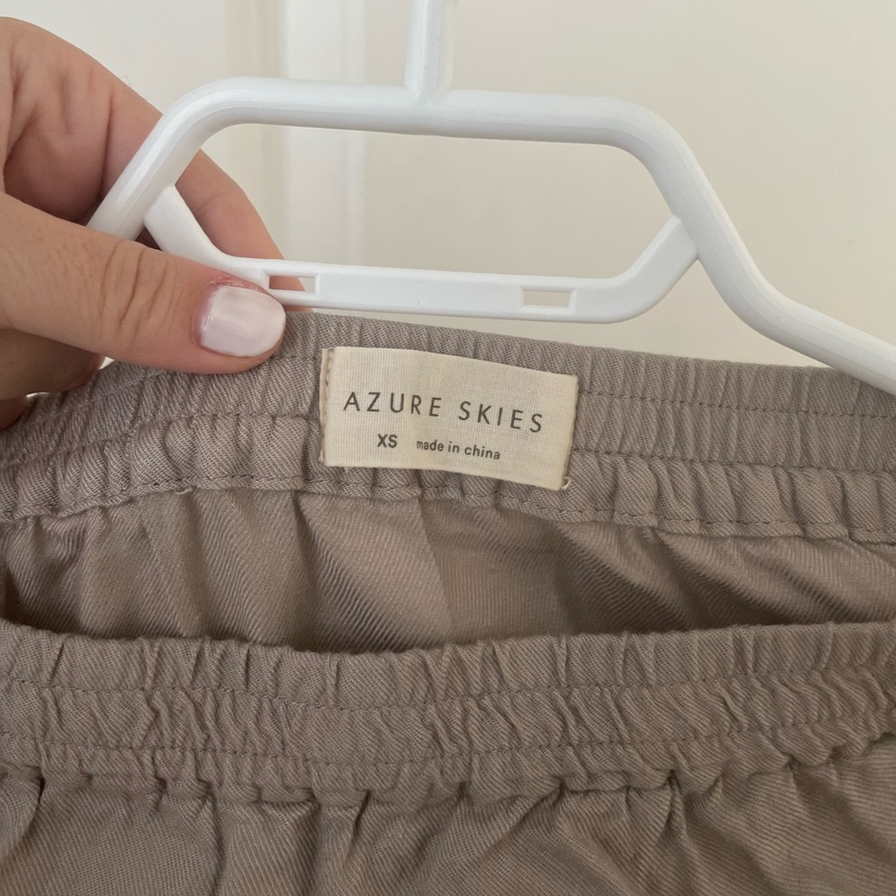 ARITZIA Azure Skies Cropsey Strapless Romper in a Beige/Tan XS. Good condition. - Picture 4 of 4
